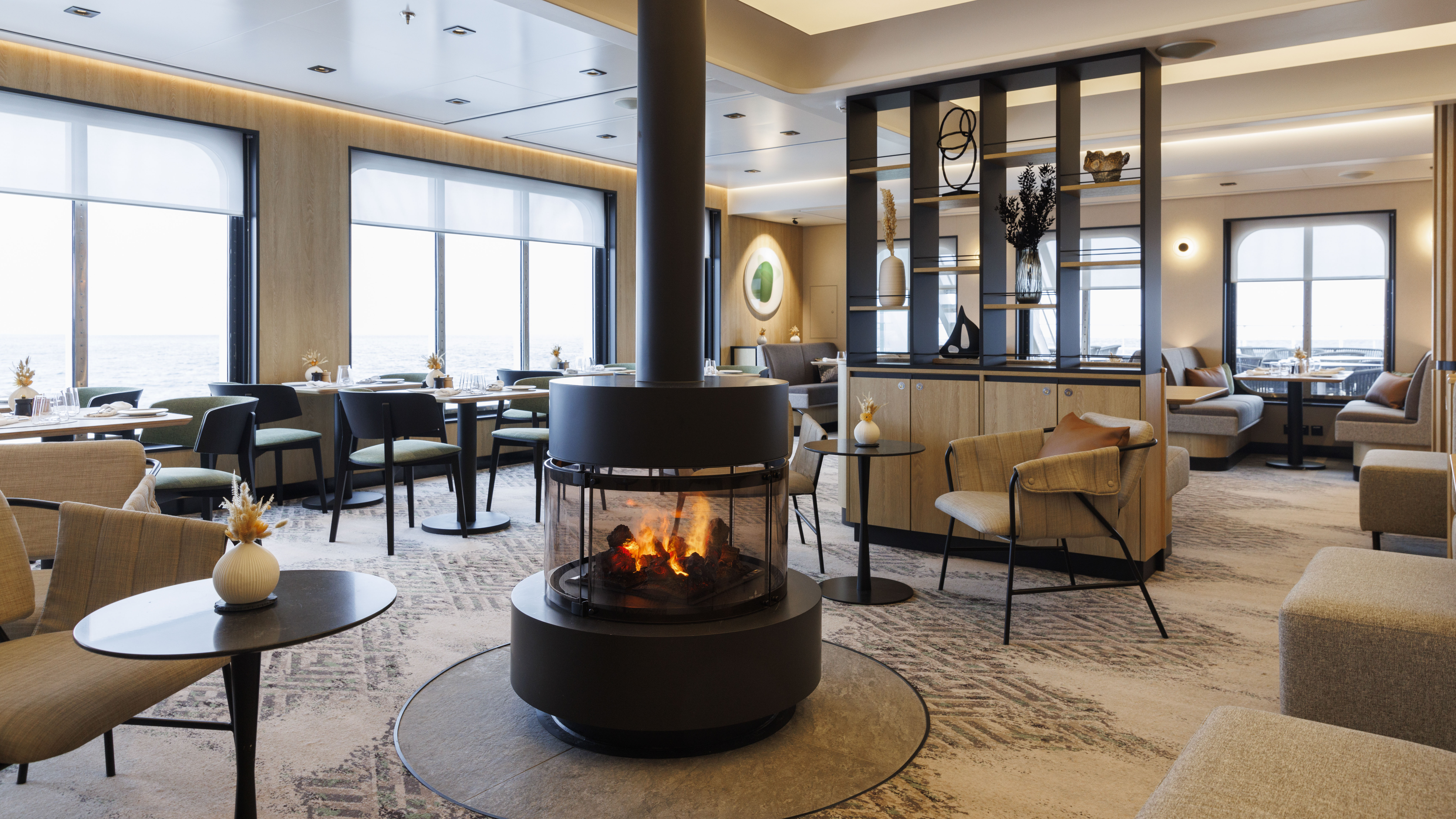 The Club Lounge on SH Minerva